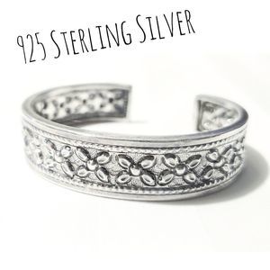 Vintage 925 Sterling Silver Flower embossed Art Deco Cuff Bangle 30 gram
